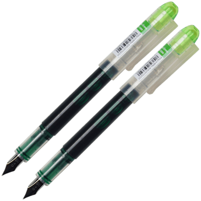 Set 2 stilouri de unica folosinta cu penita M, cerneala verde si corp transparent, 13.5 CM